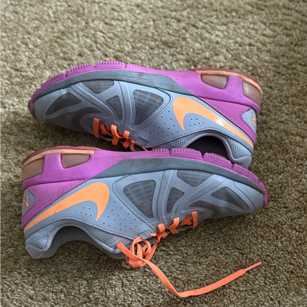 Nike Air Max (Women’s) - Picture 3 of 4